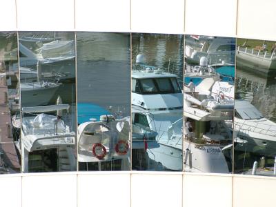 1424 10th Jan 06 Park Hyatt Marina Reflection Dubai.JPG