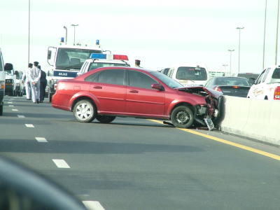 0808 12th Mar 06 Yet another accident on Emirates Road.JPG