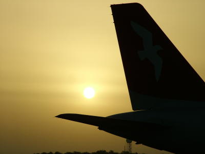 0633 20th Mar 06 Sunrise with ABC in at Sharjah.JPG