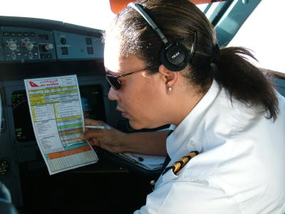 1659 22nd Mar 06 Busy cockpit enroute to Kuwait.JPG