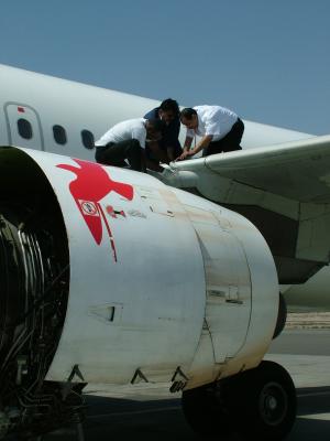 1345 26th Mar 06 Working on Yankee.JPG