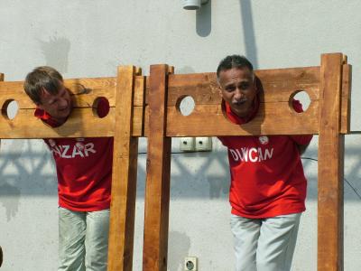 1054 25th Jan 06 Duncan and Nizar in the stocks.JPG