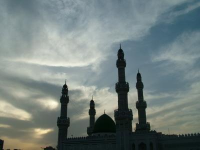 Salmiya Mosque Kuwait.JPG