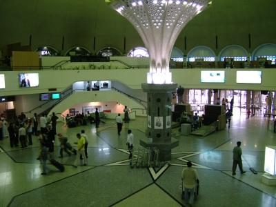1455 4th April 06 Terminal Sharjah Airport.JPG