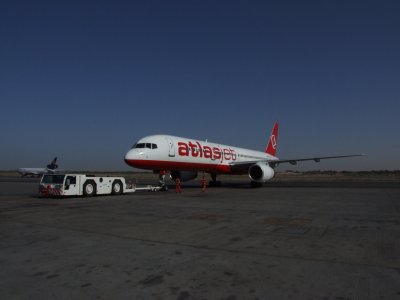 0936 27th October 07 Atlasjet pushing at Sharjah Airport.JPG