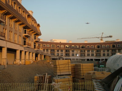 Building Uptown Mirdif April 2006.JPG