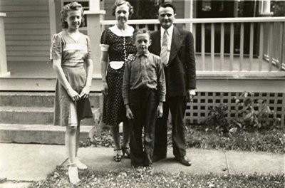 Eno family, Lois, Eva, Ralph, and Bert