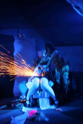 Amee White with grinder IMG_0410.jpg