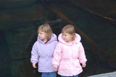 Heading into the National Aquarium (Reagan on left)