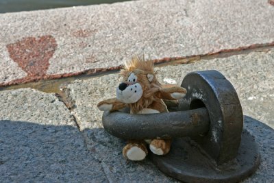 Help the Russians have put me in chains