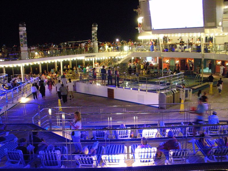 Lido at night