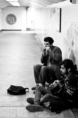 buskers in hyde park subway