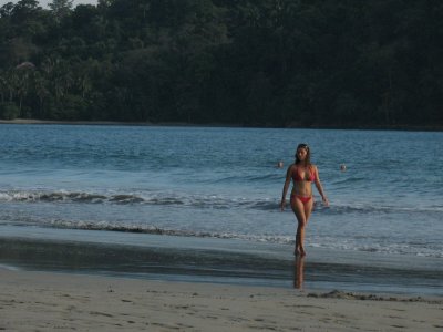 The Girl from Manuel Antonio Goes Walking