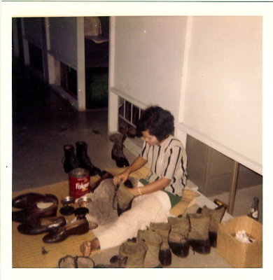 57-Housegirl shining boots