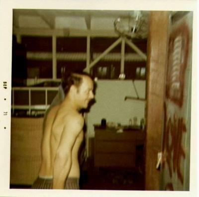 g3/37/545937/3/57543225.anotherguyatudorn71.jpg