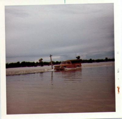 Truck in flood, Udorn 71