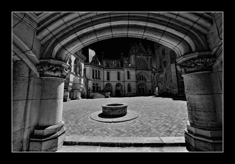 Cour - chateau de Pierrefonds