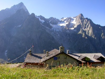 Refuge Bonatti [2056m]