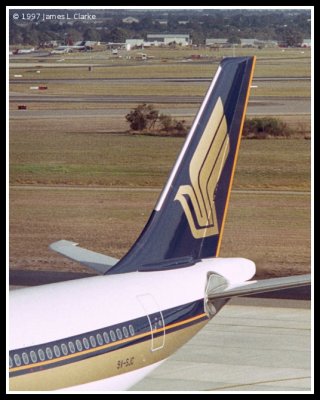 Singapore A340 tail