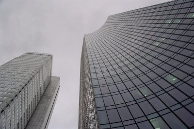 A Silver Tower �s a Skyper - The Silver Tower and the Skyper 02.jpg