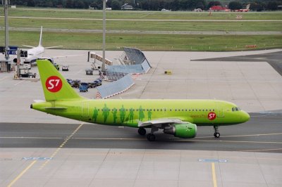 S7 lgitrsasg Airbus A-319 - S7 airlines Airbus A-319.jpg