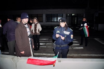 A magyar zszlk alrsa - Signing the Hungarian flags 01.jpg