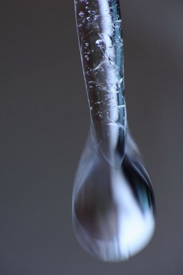 Icicle and droplet ledena sveča in kapljica_MG_12441-11.jpg