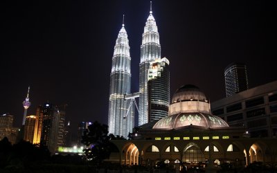 Petronas Towers and Mosque.jpg