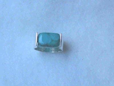 top view of the turquoise horse-shoe style ring