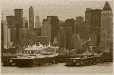 g3/37/96637/3/52779085.QM2oldpostcard.jpg