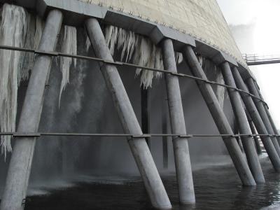 Ice stalactite in Cooling Tower#05.JPG
