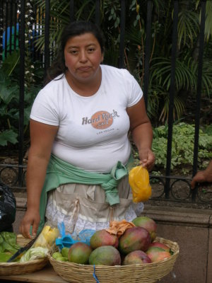 mangoooooooooooooooos en Av Reforma,Guate City