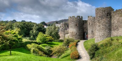 Path and battlements, Conwy Castle