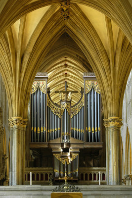 Arch and organ pipes, Wells Cathedral
