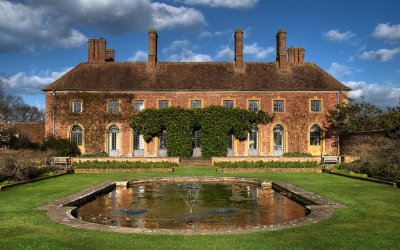 Barrington Court ~ pond and restaurant (2245)