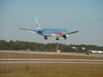  THOMPSONFLY LANDING AT  SFB