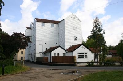g3/38/627538/3/55123821.BUXTONwatermill.jpg
