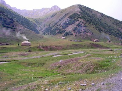 Kyrgyzstan - nomadic yurts here and there