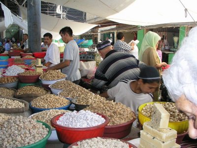Another Uzbek bazaar - snack aisle