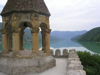 Northern Georgia - Ananauri - church & fortress complex