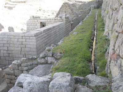 Water Canal arriving at the 1st Fountain