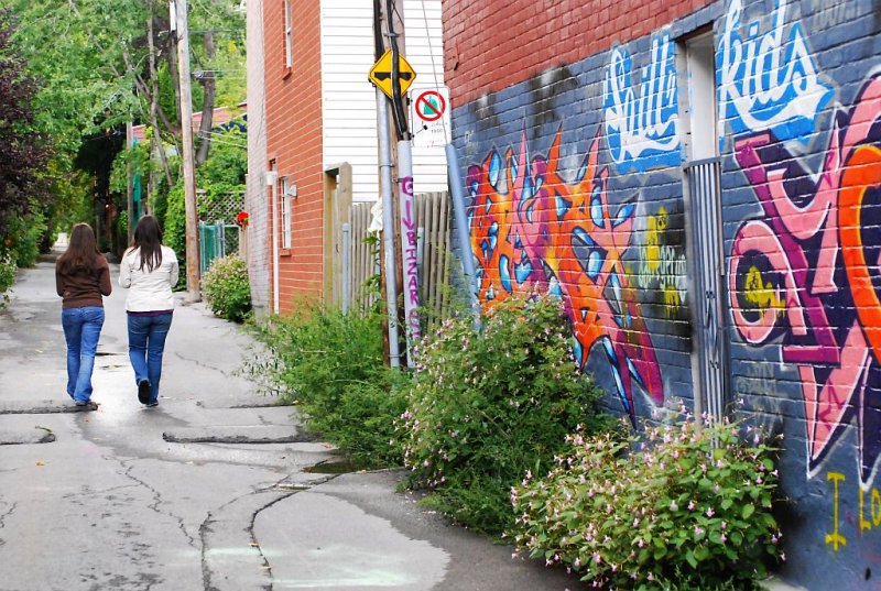 Les demoiselles de la ruelle.