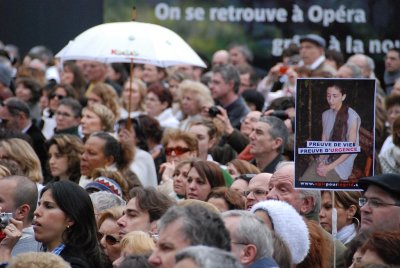 Rassemblement devant l'Opra de Paris.