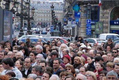 Rassemblement devant l'Opra de Paris.