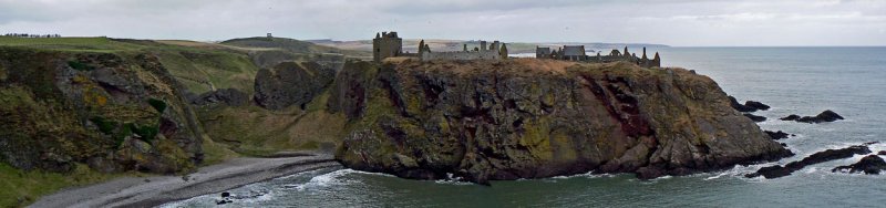 DunnottarPano copy.jpg