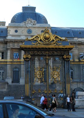 Gate at the Palais de Justice