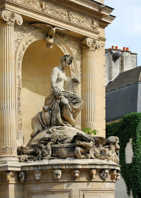 Sculpture Outside the Jardin de Plantes