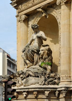 Sculpture Outside the Jardin des Plantes-2