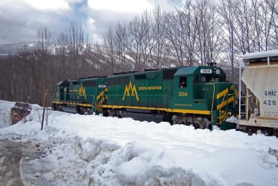 GMRC GP40's 304, 302  at Ludlow