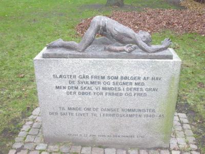 Symbolic Danish Resistance  statue in courtyard